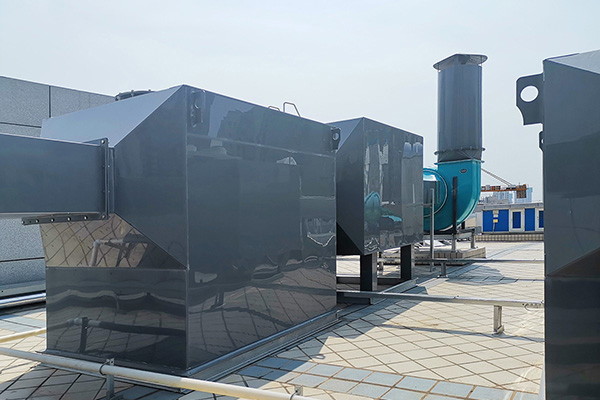 臥式噴淋塔+活性炭5.jpg