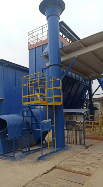 大型工業(yè)車間內(nèi)多臺漏斗除塵器并聯(lián)運(yùn)行實(shí)景